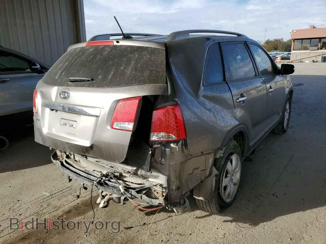 2012 KIA SORENTO - VIN: 5XYKTCA64CG267631 - Фото 4
