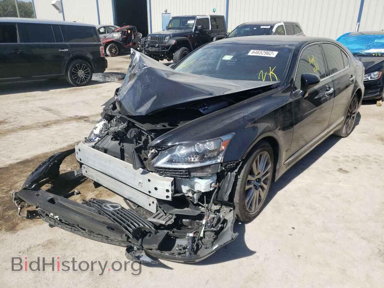 2014 LEXUS LS460 - VIN: JTHBL5EF9E5127056 - Photo 2