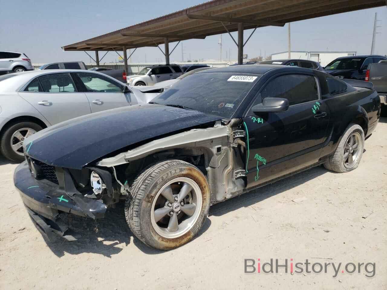 Photo 1ZVHT82H465172472 - FORD MUSTANG 2006