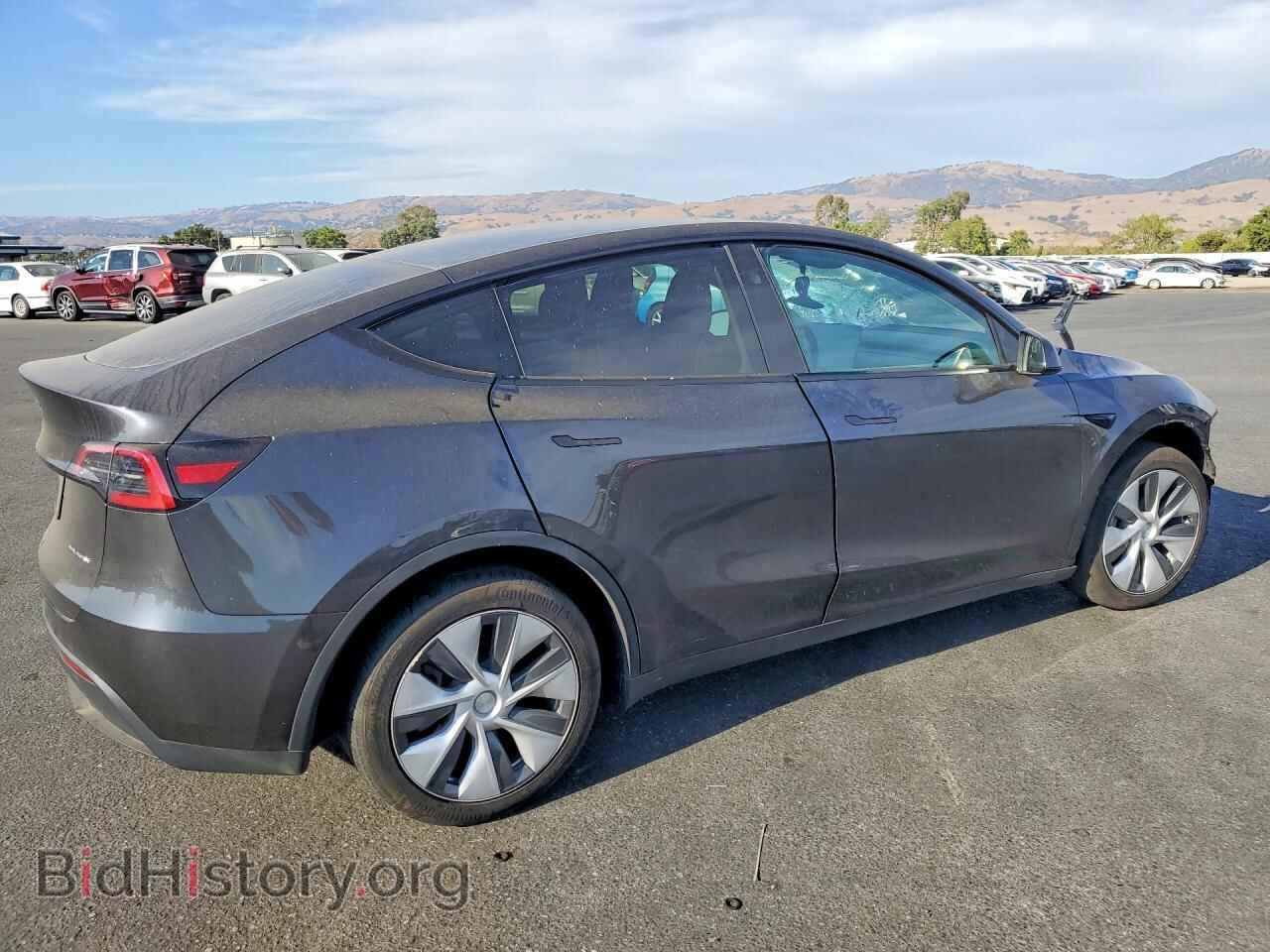 2024 TESLA MODEL Y - VIN: 7SAYGDEE3RF031884 - Photo 3
