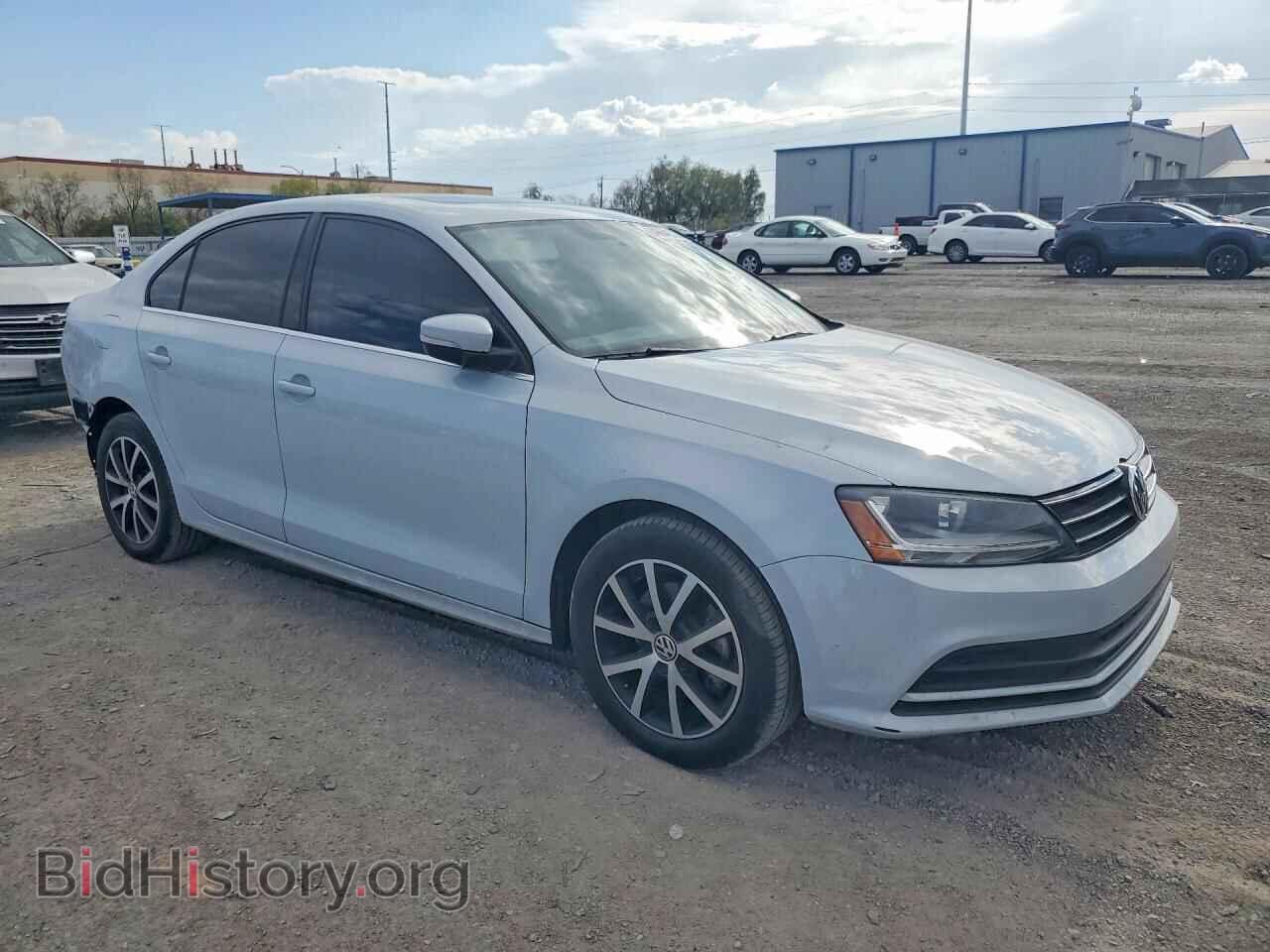 2017 VOLKSWAGEN JETTA - VIN: 3VWDB7AJ7HM304220 - Photo 4