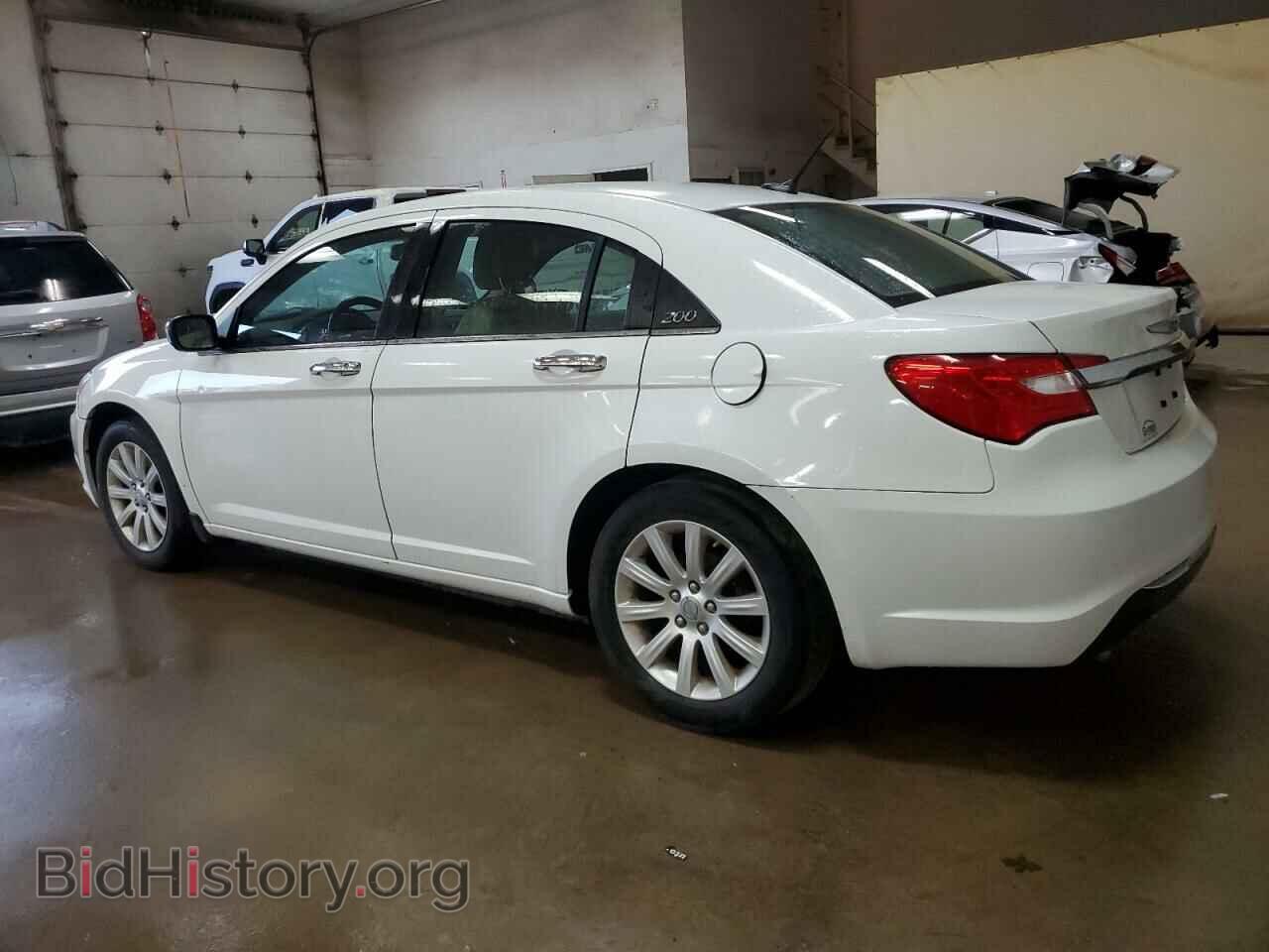 2013 CHRYSLER 200 - VIN: 1C3CCBCG2DN503437 - Фото 2