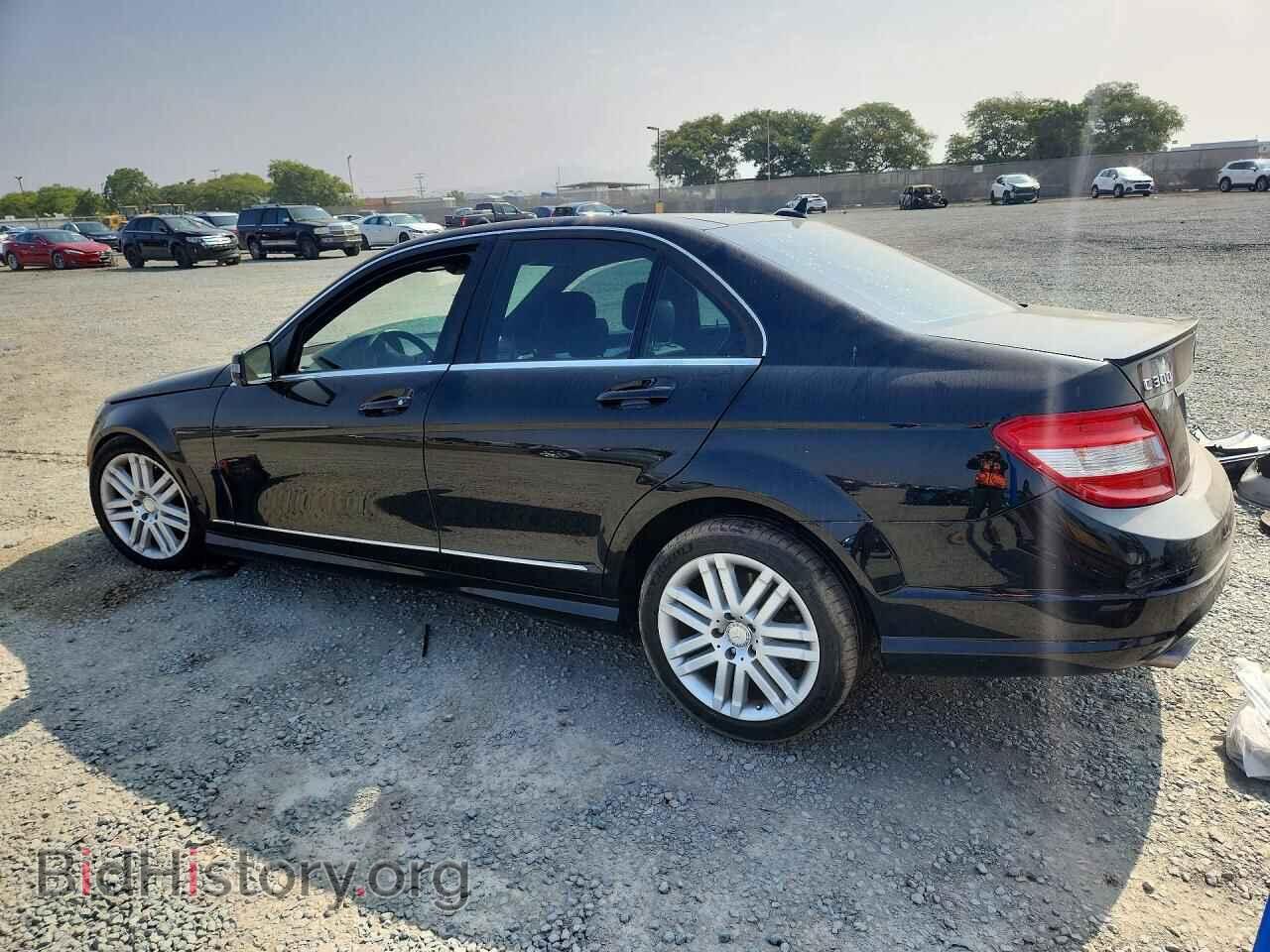 2011 MERCEDES-BENZ C-CLASS - VIN: WDDGF5EB9BR158202 - Фото 2