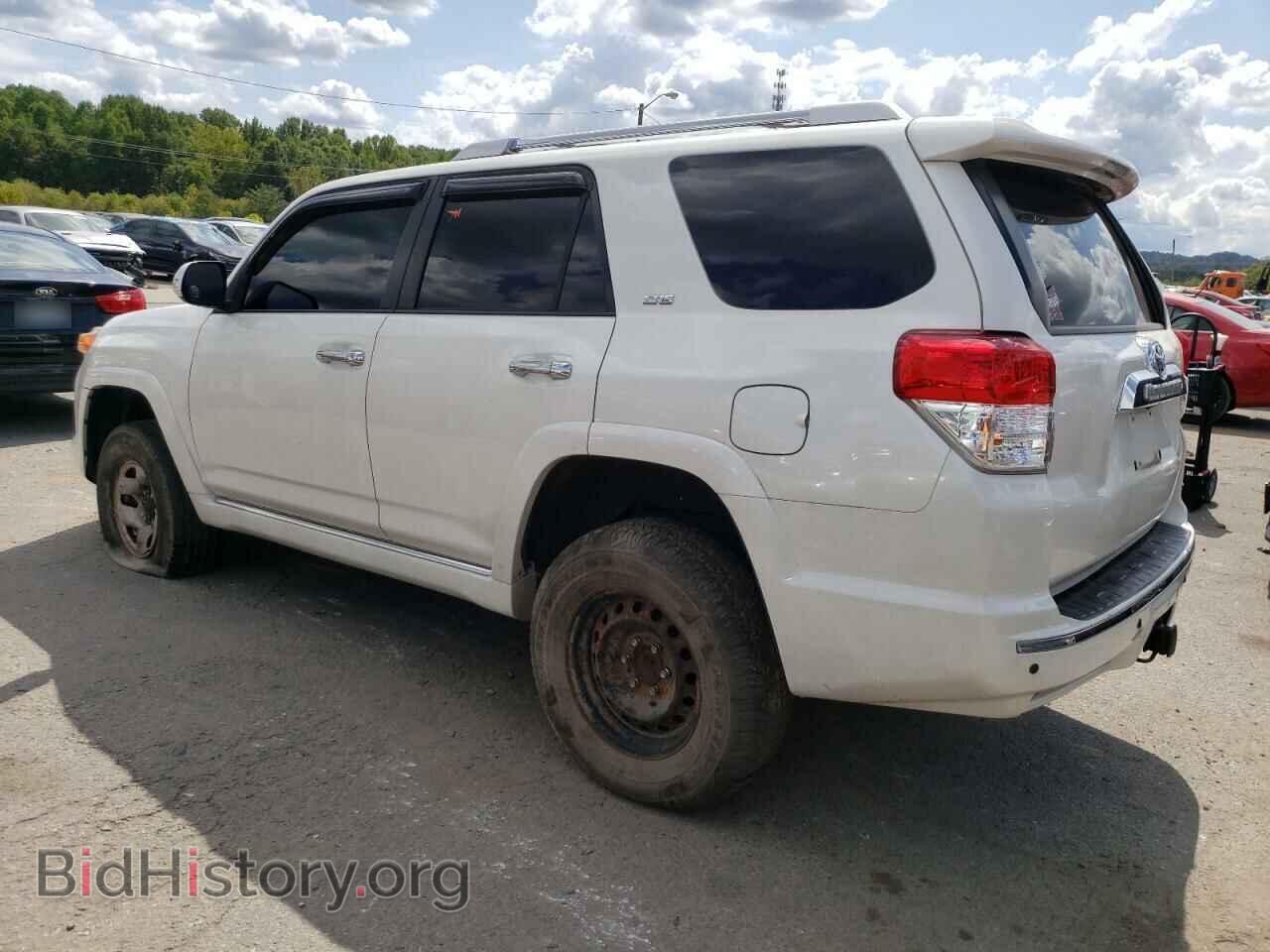 2011 TOYOTA 4RUNNER - VIN: JTEBU5JR2B5060564 - Фото 2
