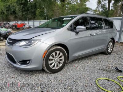 2017 Chrysler PACIFICA Touring L, серый — VIN 2C4RC1BG0HR762468, Copart