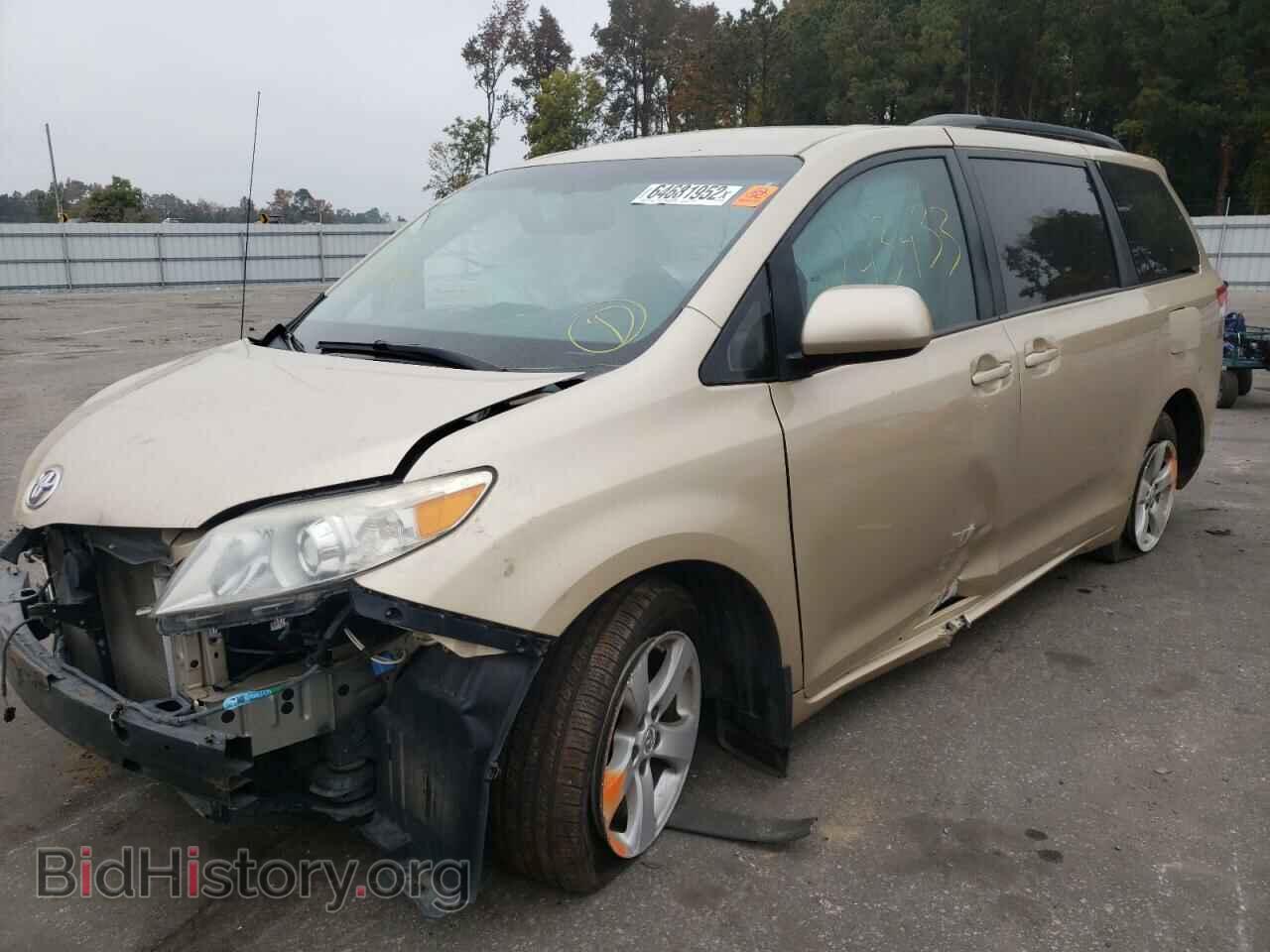 2011 TOYOTA SIENNA - VIN: 5TDKK3DC7BS054792 - Фото 2