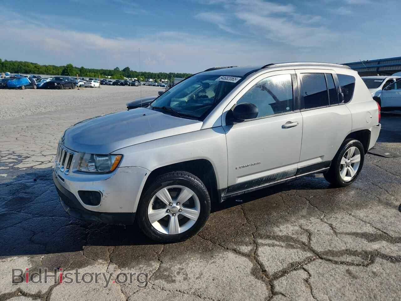 Photo 1J4NF1FB3BD181958 - JEEP COMPASS 2011