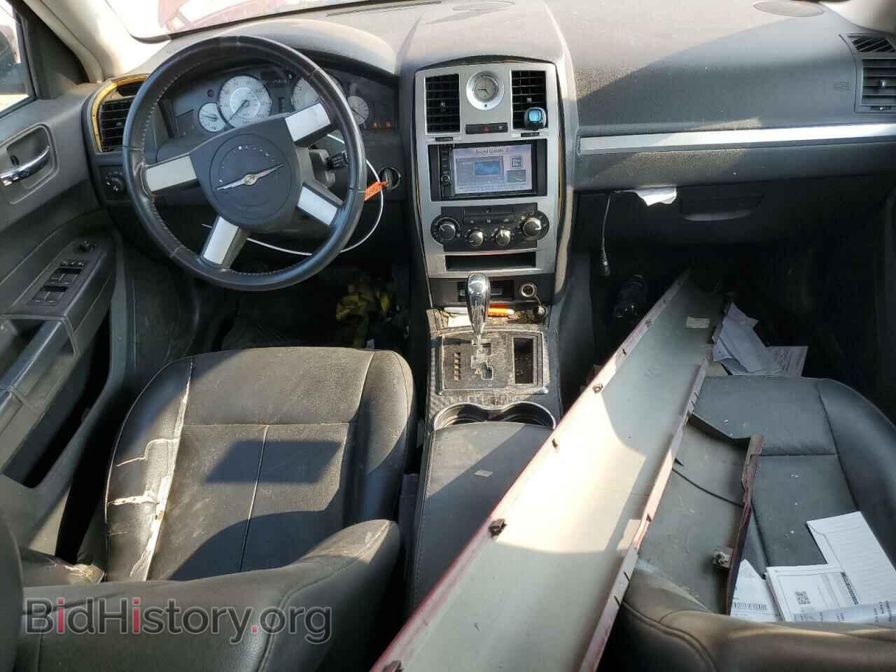 2010 CHRYSLER 300 - VIN: 2C3CA5CV2AH325037 - Фото 8