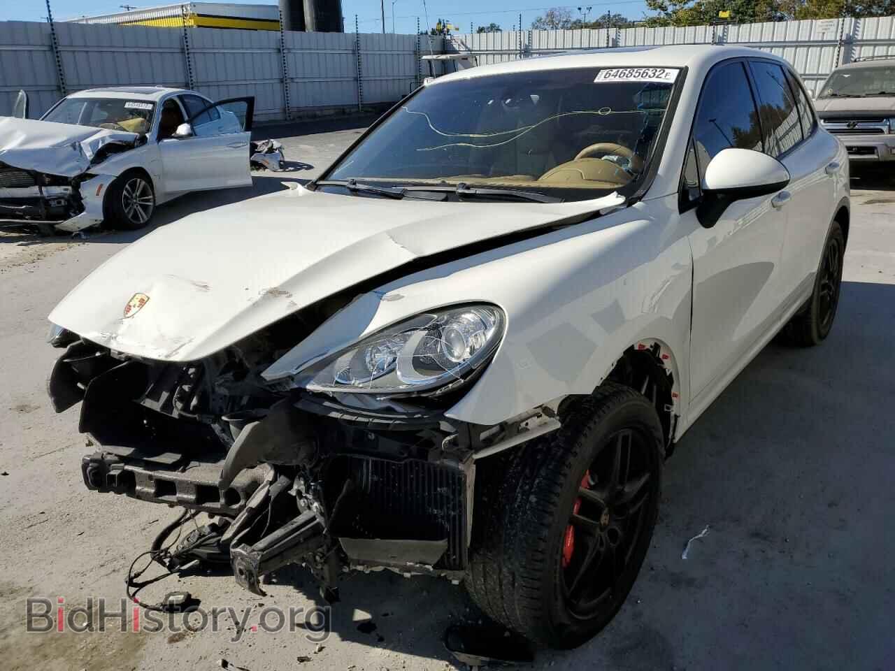 2011 PORSCHE CAYENNE - VIN: WP1AC2A27BLA81246 - Фото 2