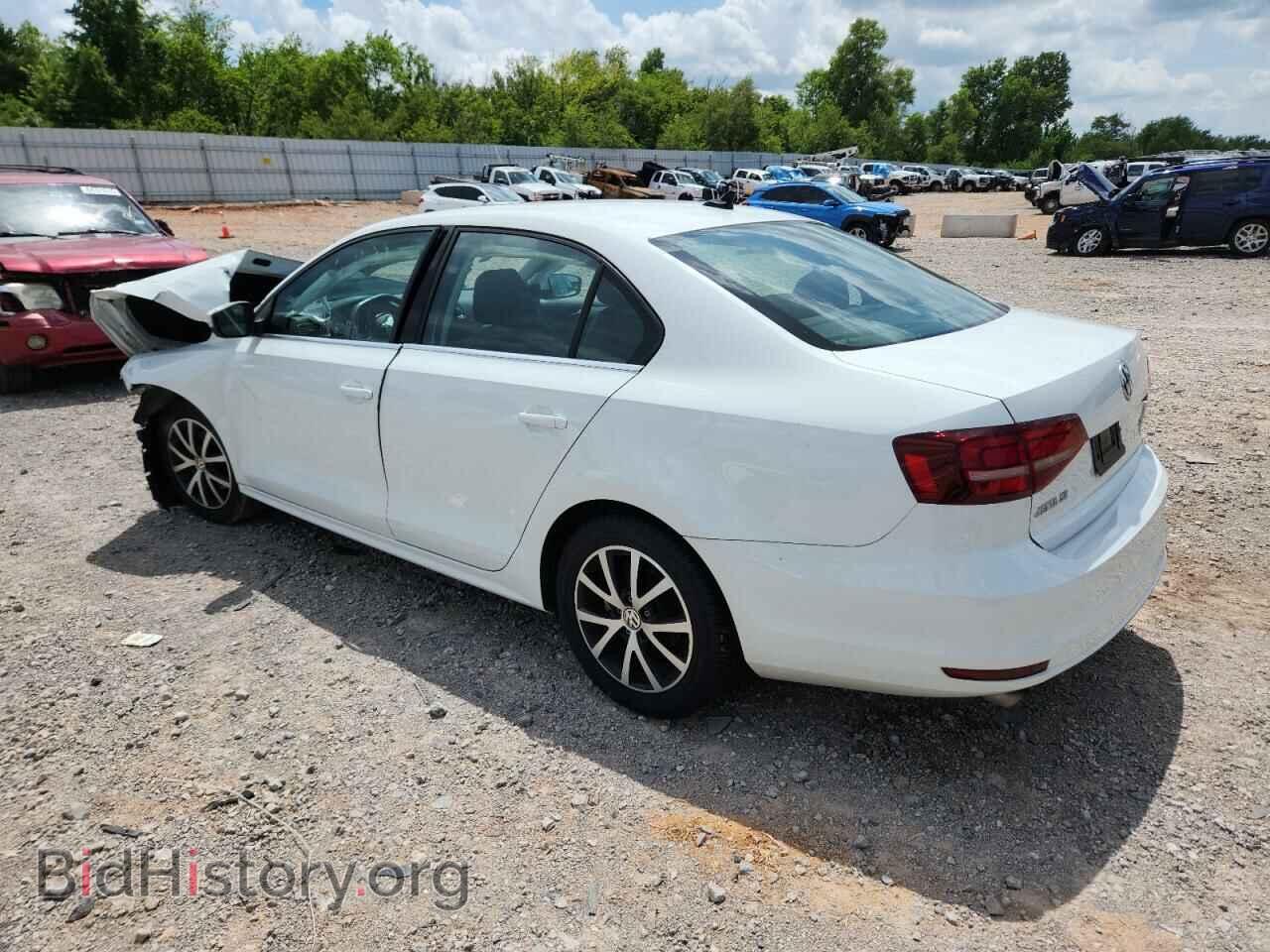 2017 VOLKSWAGEN JETTA - VIN: 3VWDB7AJXHM394575 - Photo 2