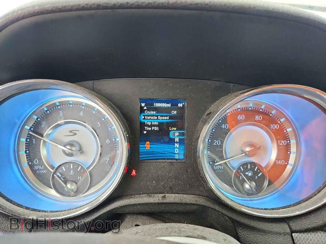 2014 CHRYSLER 300 - VIN: 2C3CCAGG0EH120529 - Photo 9