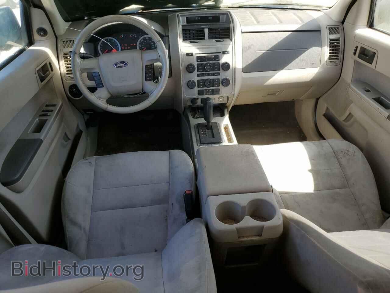 2011 FORD ESCAPE - VIN: 1FMCU0DG2BKC17819 - Photo 8