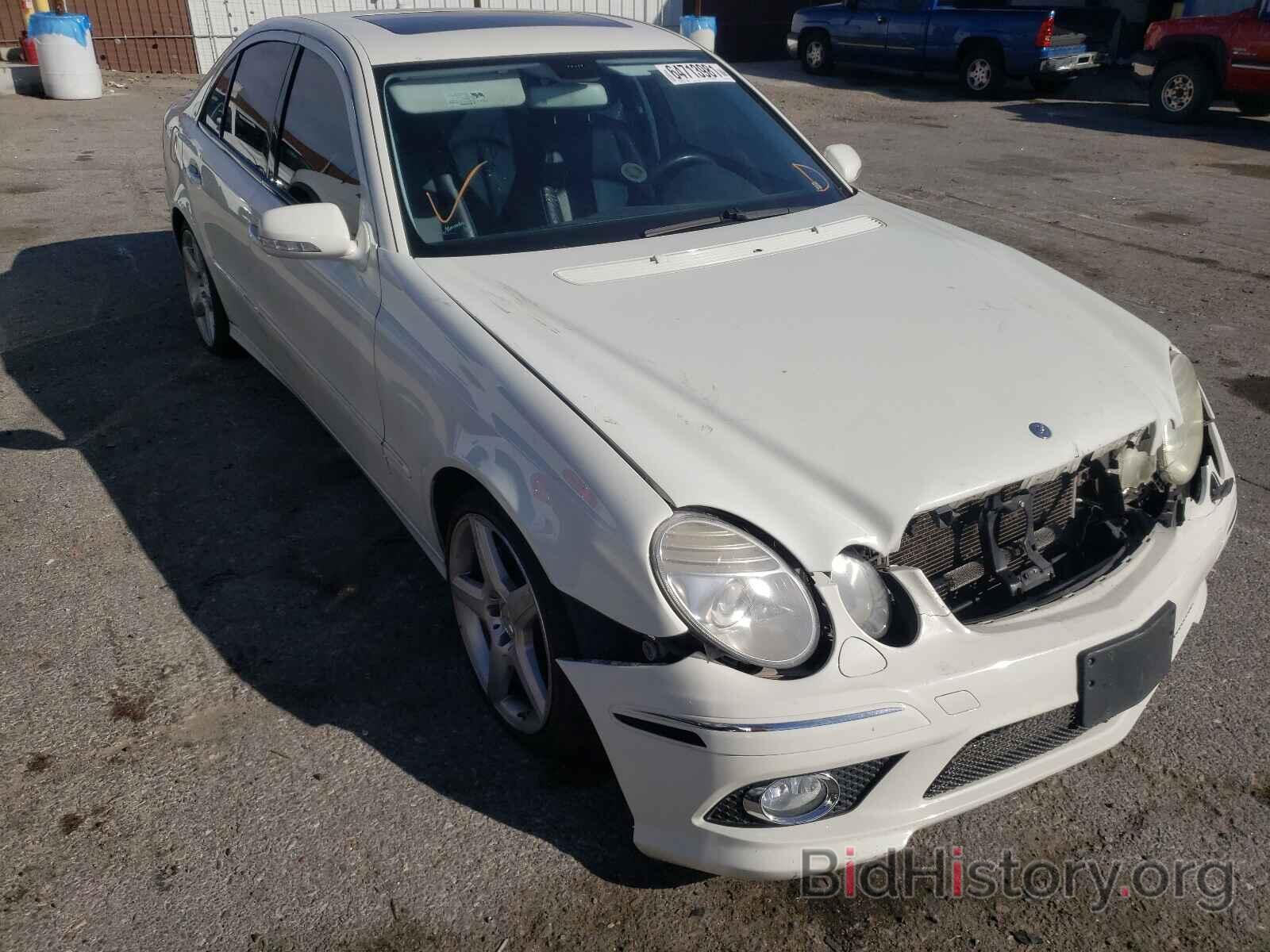 Photo WDBUF56X49B420023 - MERCEDES-BENZ E-CLASS 2009