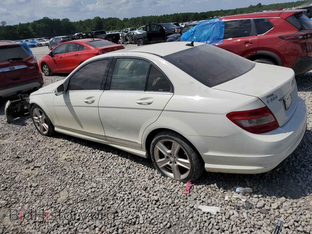 2011 MERCEDES-BENZ C-CLASS - VIN: WDDGF8BB2BR150352 - Фото 2