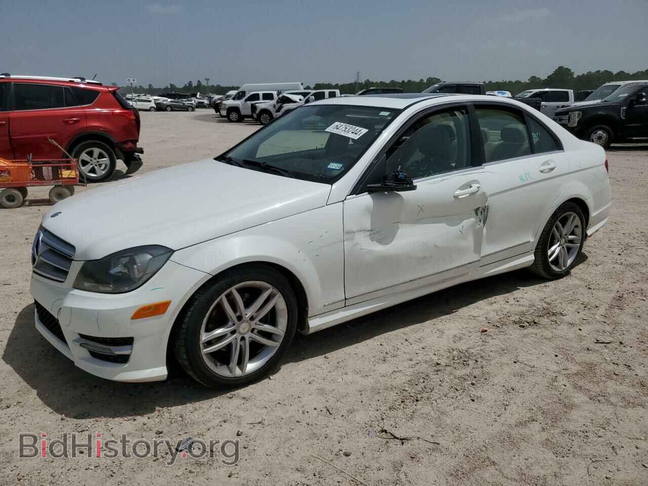 Photo WDDGF4HB0DR251683 - MERCEDES-BENZ C-CLASS 2013