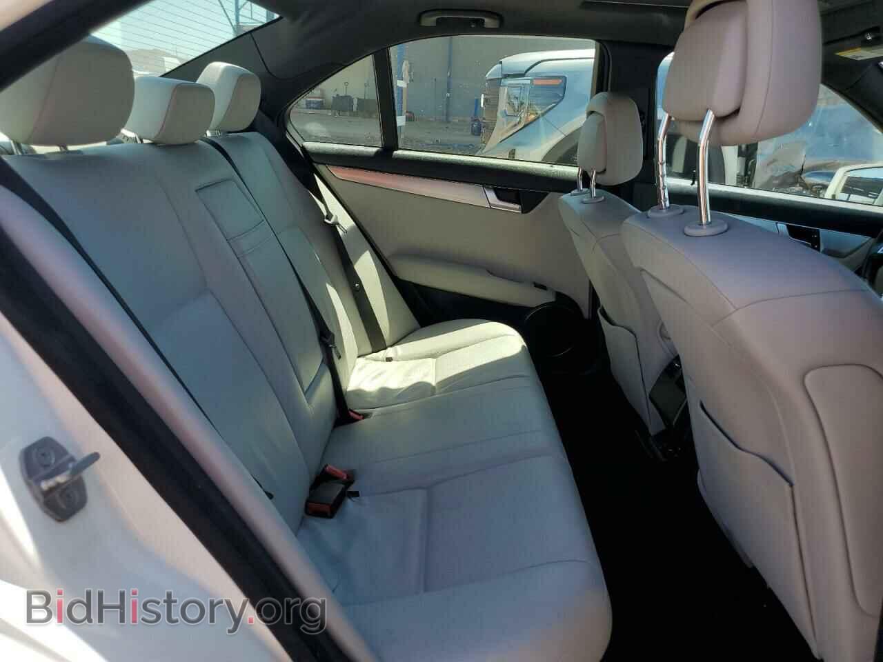 2012 MERCEDES-BENZ C-CLASS - VIN: WDDGF4HB9CA643364 - Фото 10