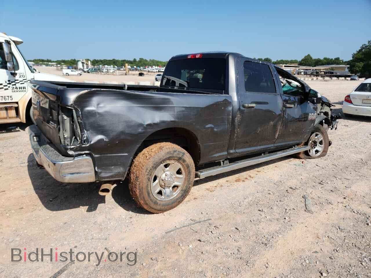 2017 RAM All Models - VIN: 3C6UR5CL3HG667962 - Photo 3