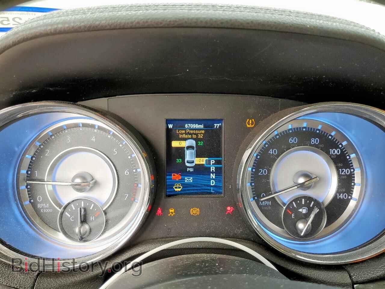 2014 CHRYSLER 300 - VIN: 2C3CCAAG0EH376811 - Фото 9