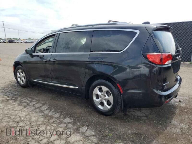 2017 Chrysler PACIFICA (VIN 2C4RC1EG6HR764091) — photo 2 of 13