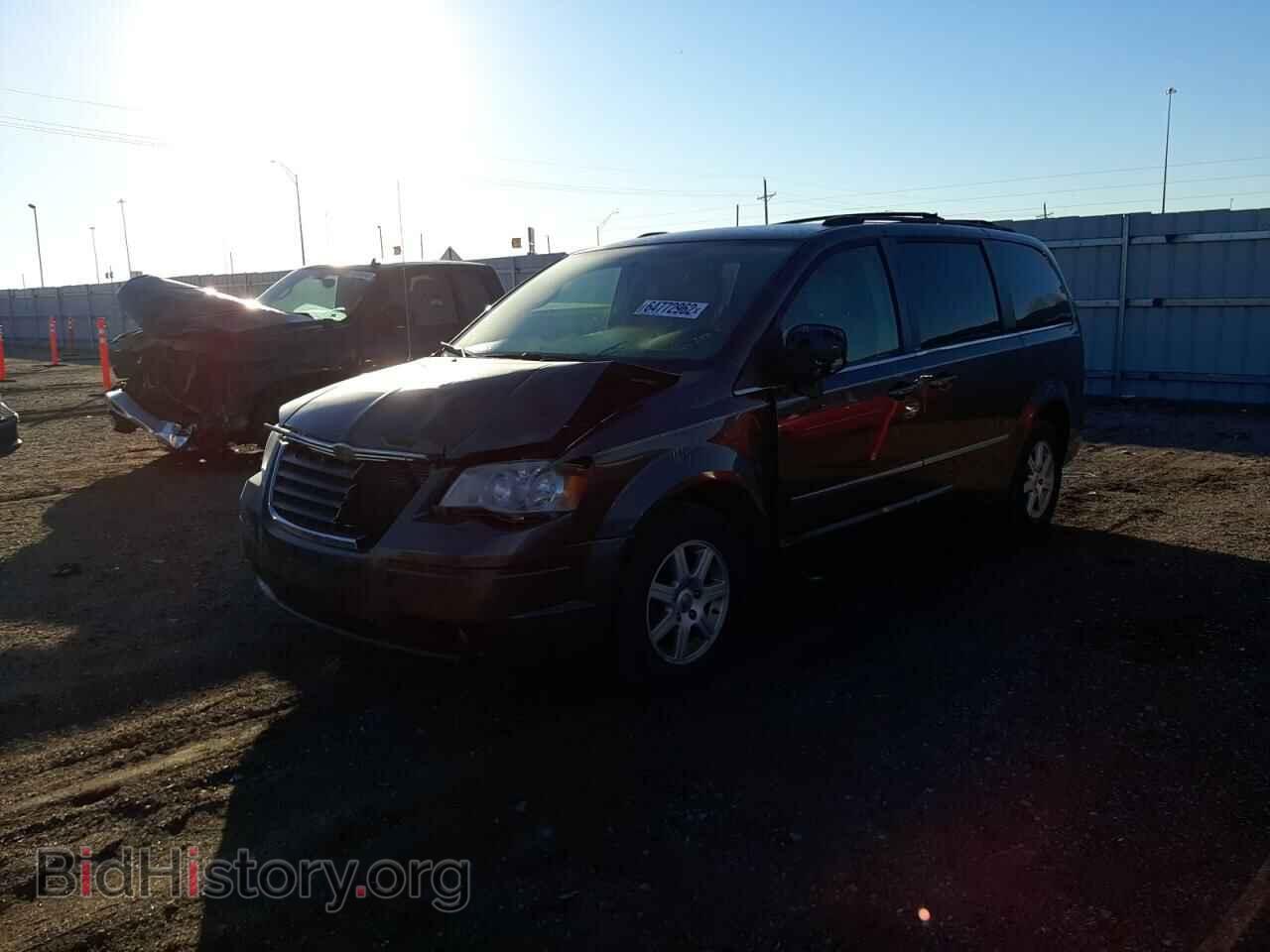 2010 CHRYSLER MINIVAN - VIN: 2A4RR8DX4AR382182 - Фото 2
