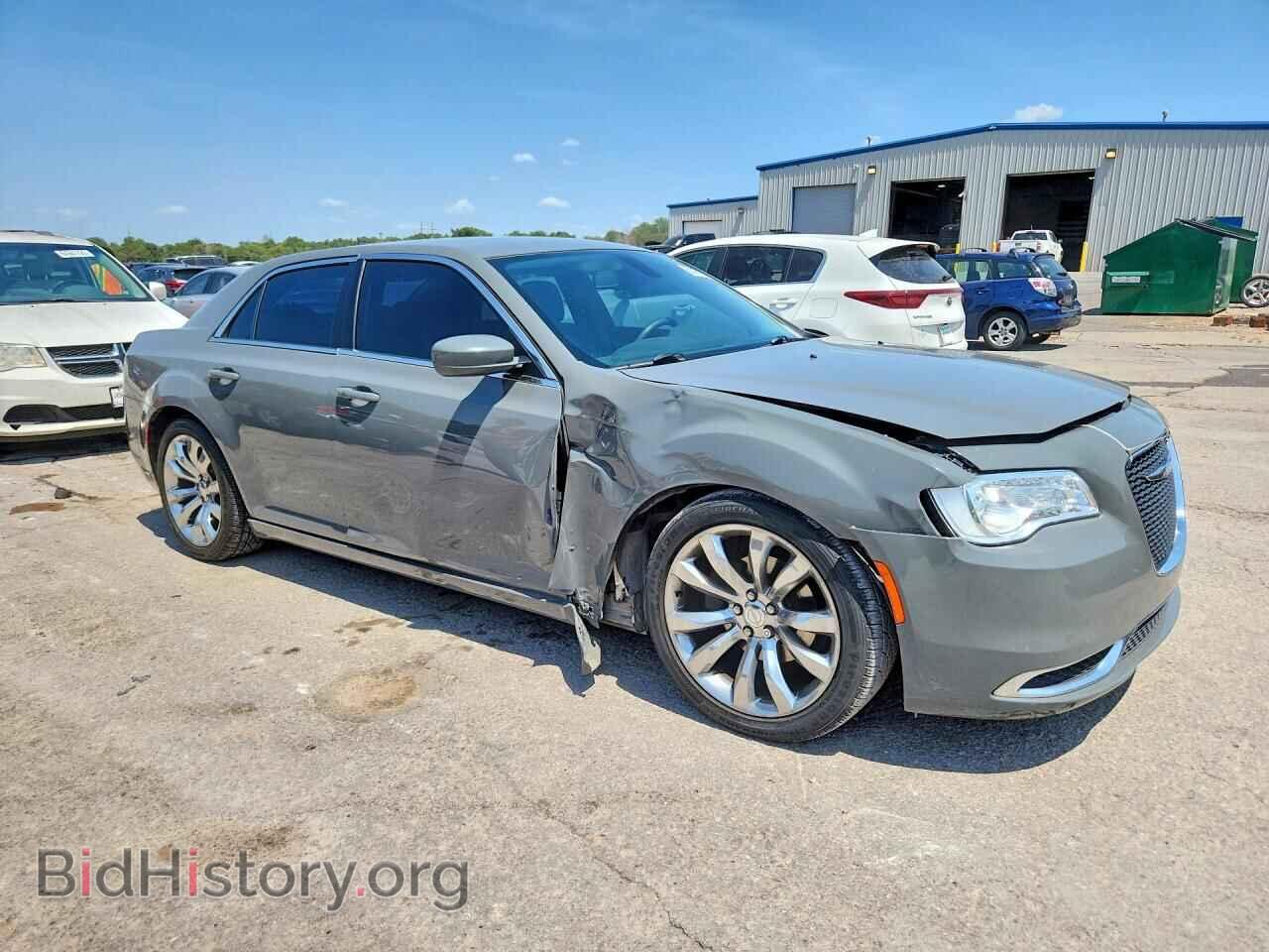 2017 CHRYSLER 300 - VIN: 2C3CCAAGXHH612630 - Фото 4