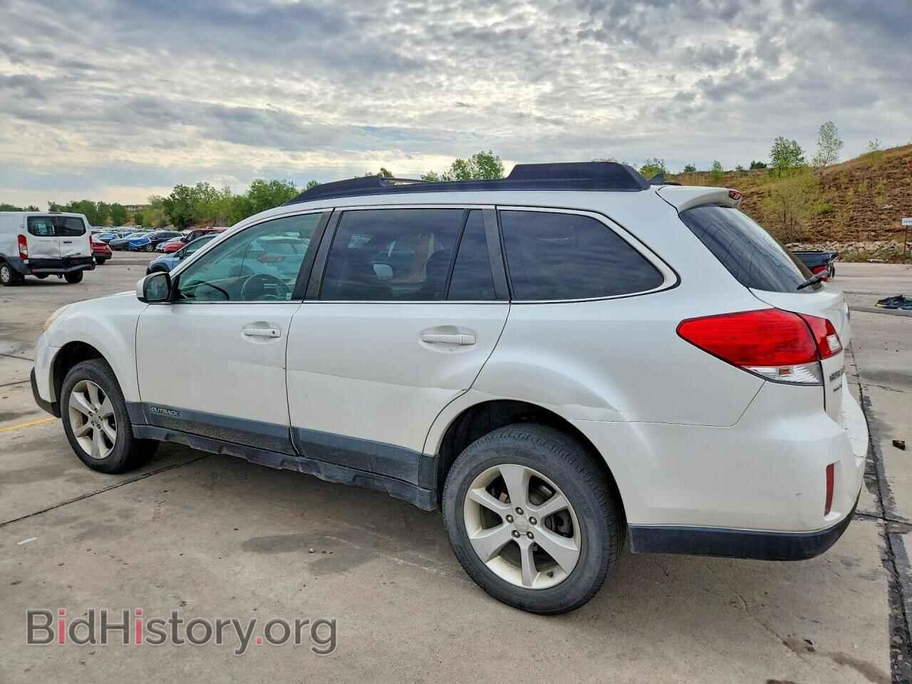 2014 SUBARU OUTBACK - VIN: 4S4BRCCC4E3253135 - Фото 2