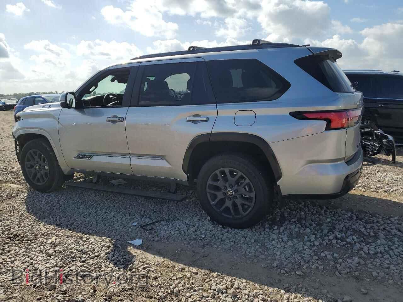 2026 TOYOTA SEQUOIA - VIN: 7SVAAABA5TX080264 - Фото 2