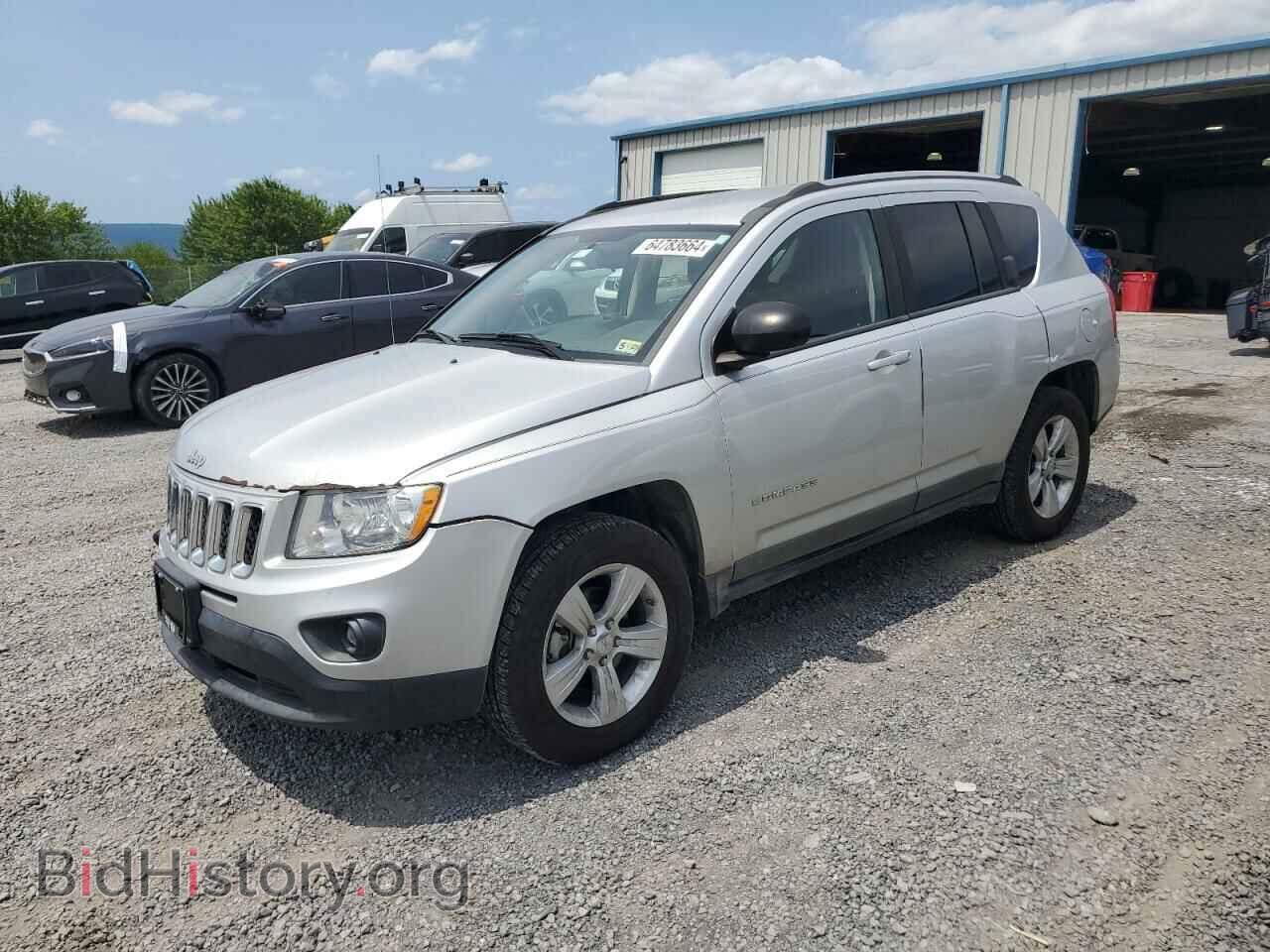 Photo 1J4NF1FB8BD215294 - JEEP COMPASS 2011