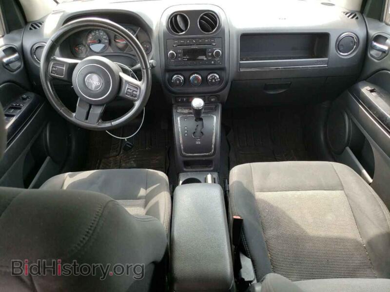 2011 Jeep COMPASS (VIN 1J4NT1FA1BD290435) — фото 8 из 13