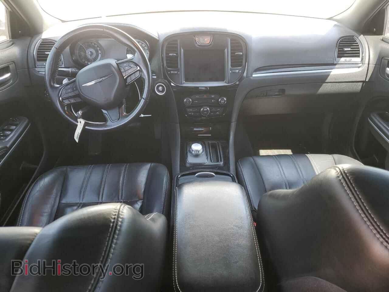 2019 CHRYSLER 300 - VIN: 2C3CCAGG9KH594992 - Фото 8