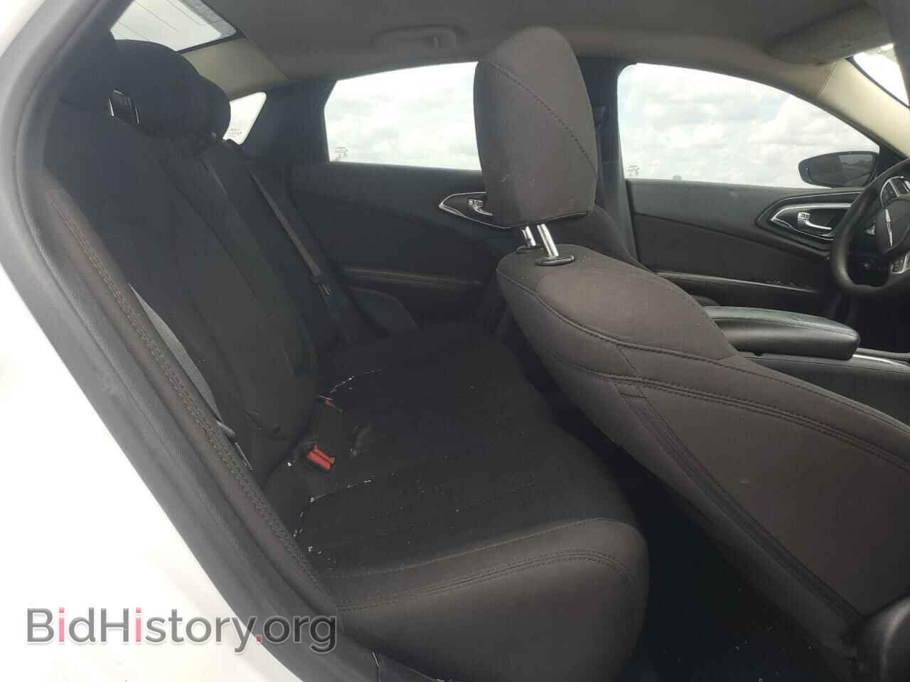 2016 CHRYSLER 200 - VIN: 1C3CCCAB0GN108755 - Фото 10