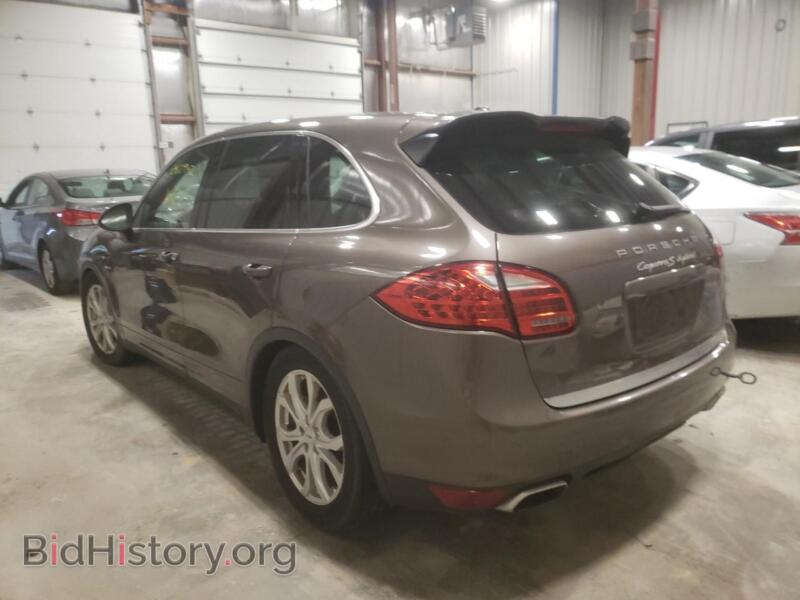 2012 Porsche CAYENNE (VIN WP1AE2A2XCLA90065) — photo 3 of 10