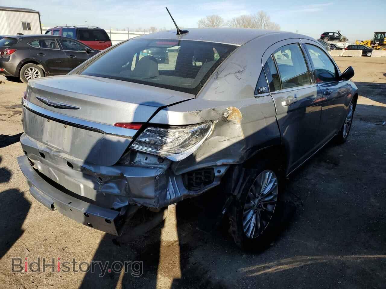 2013 CHRYSLER 200 - VIN: 1C3CCBAB2DN670646 - Фото 4