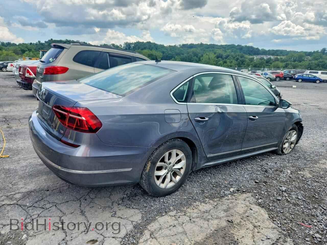 2017 VOLKSWAGEN PASSAT - VIN: 1VWAT7A33HC030209 - Фото 3