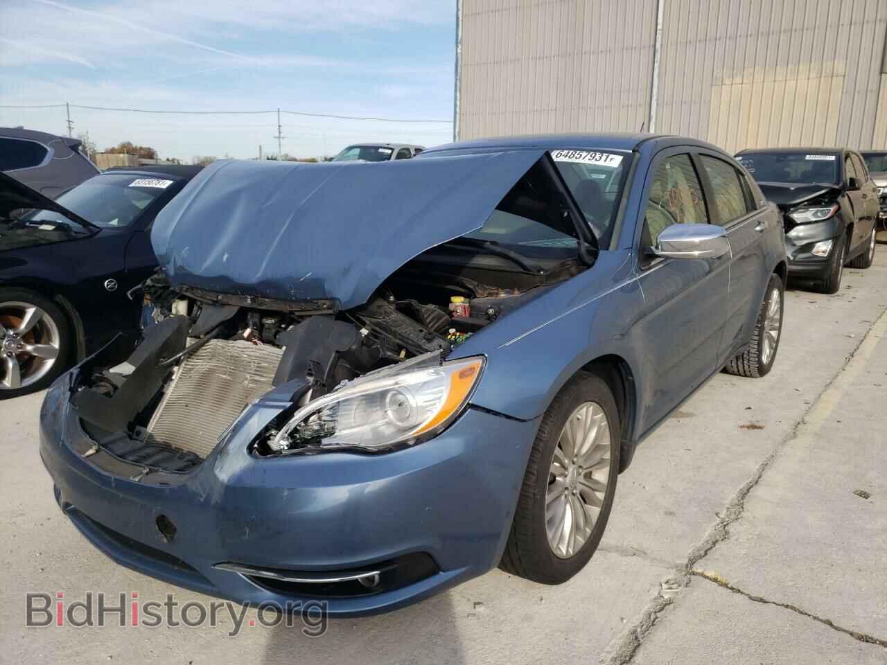 2011 CHRYSLER 200 - VIN: 1C3BC2FB5BN600124 - Фото 2