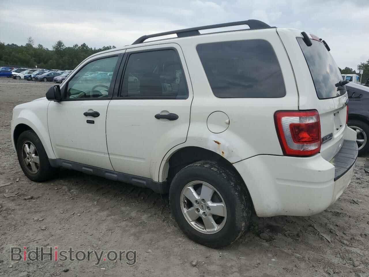 2011 FORD ESCAPE - VIN: 1FMCU9D73BKC47500 - Фото 2