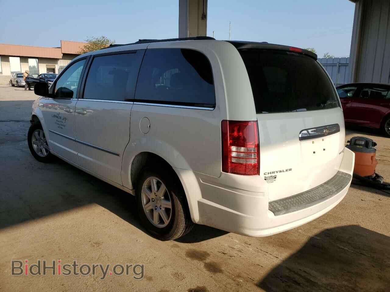 2010 CHRYSLER MINIVAN - VIN: 2A4RR5D19AR421102 - Photo 2
