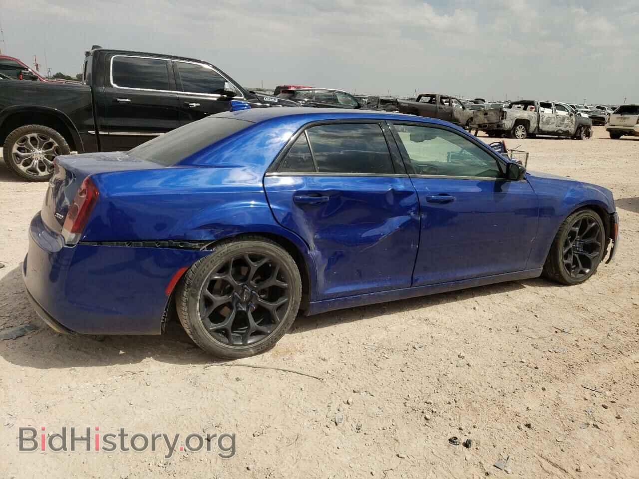 2019 CHRYSLER 300 - VIN: 2C3CCAAG2KH614363 - Фото 3