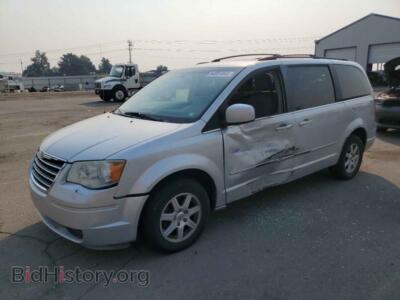 2008 Chrysler MINIVAN Touring, серый — VIN 2A8HR54PX8R688080, Copart