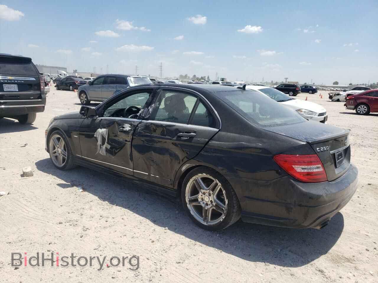 2012 MERCEDES-BENZ C-CLASS - VIN: WDDGF4HB1CA647182 - Фото 2
