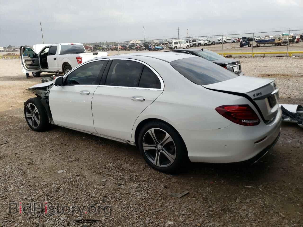 2017 MERCEDES-BENZ E-CLASS - VIN: WDDZF4JB0HA079355 - Фото 2