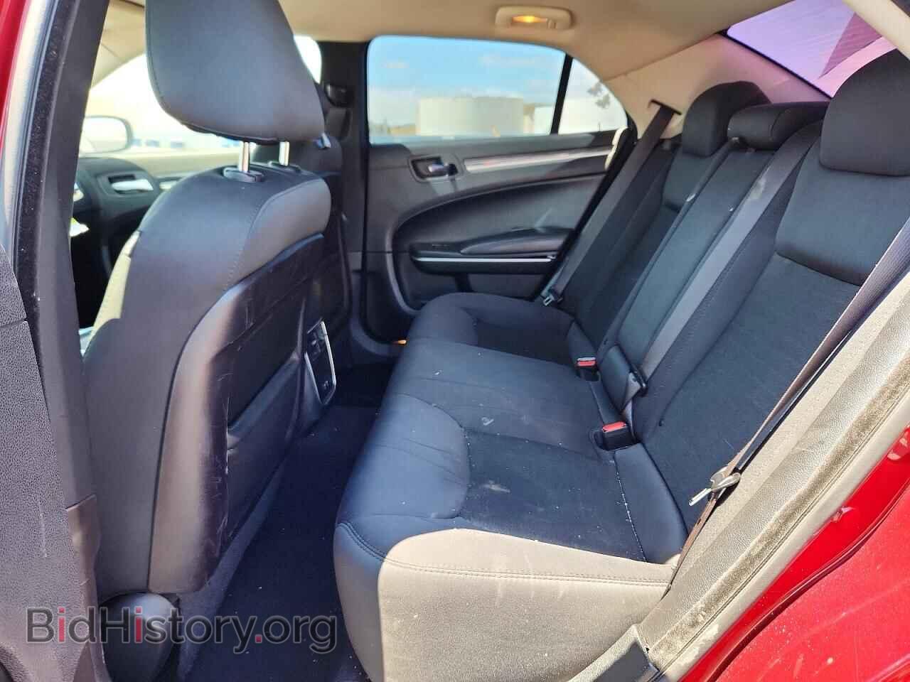 2019 CHRYSLER 300 - VIN: 2C3CCAAG1KH682993 - Фото 10