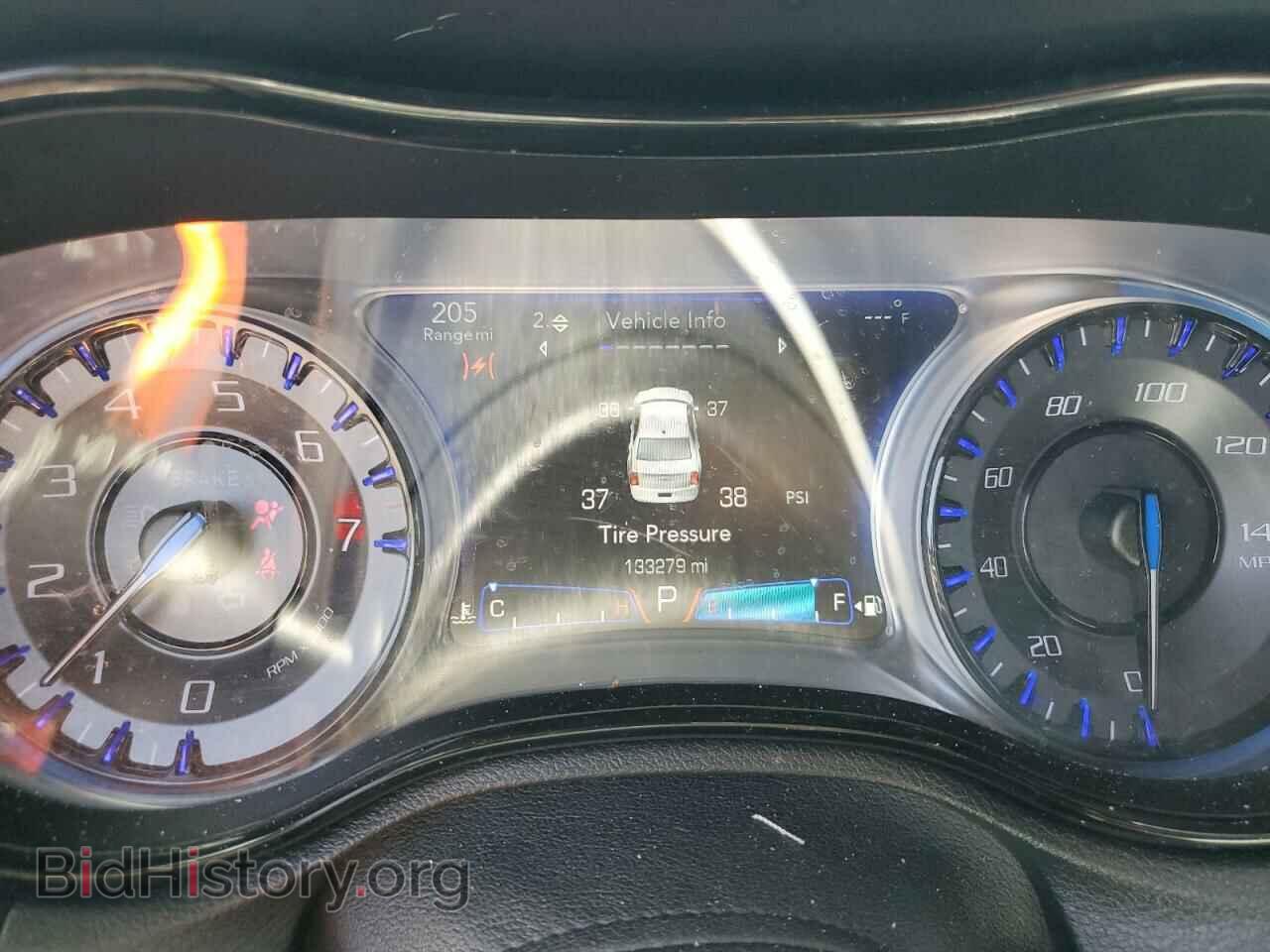 2016 CHRYSLER 300 - VIN: 2C3CCAGG2GH304809 - Фото 9