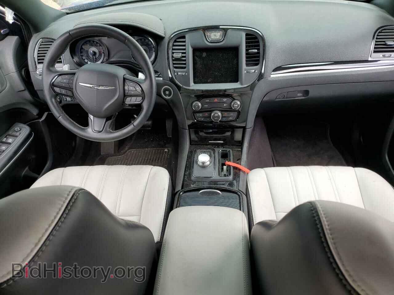 2019 CHRYSLER 300 - VIN: 2C3CCAGG9KH524179 - Фото 8