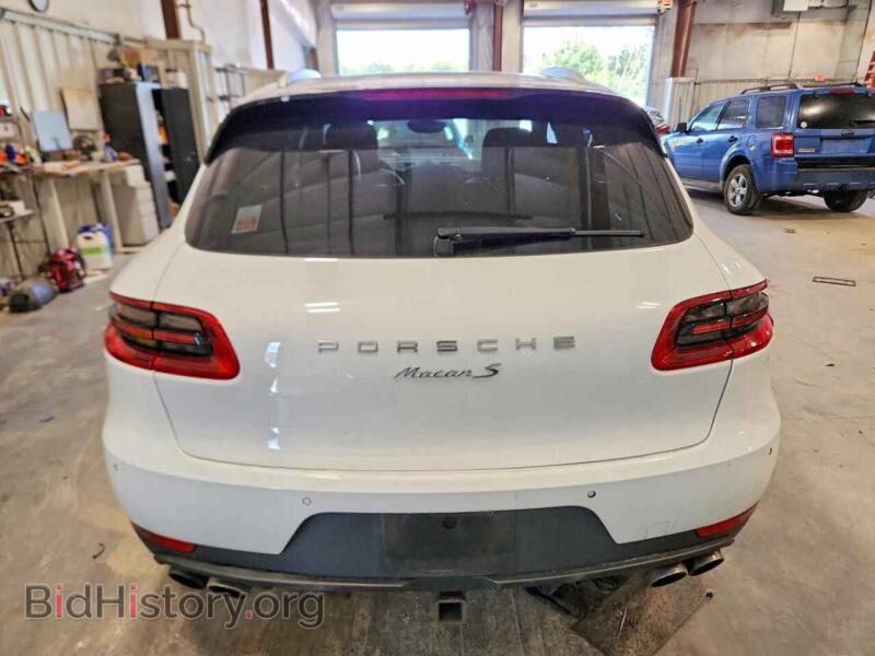 2016 Porsche MACAN (VIN WP1AB2A58GLB57626) — photo 6 of 13