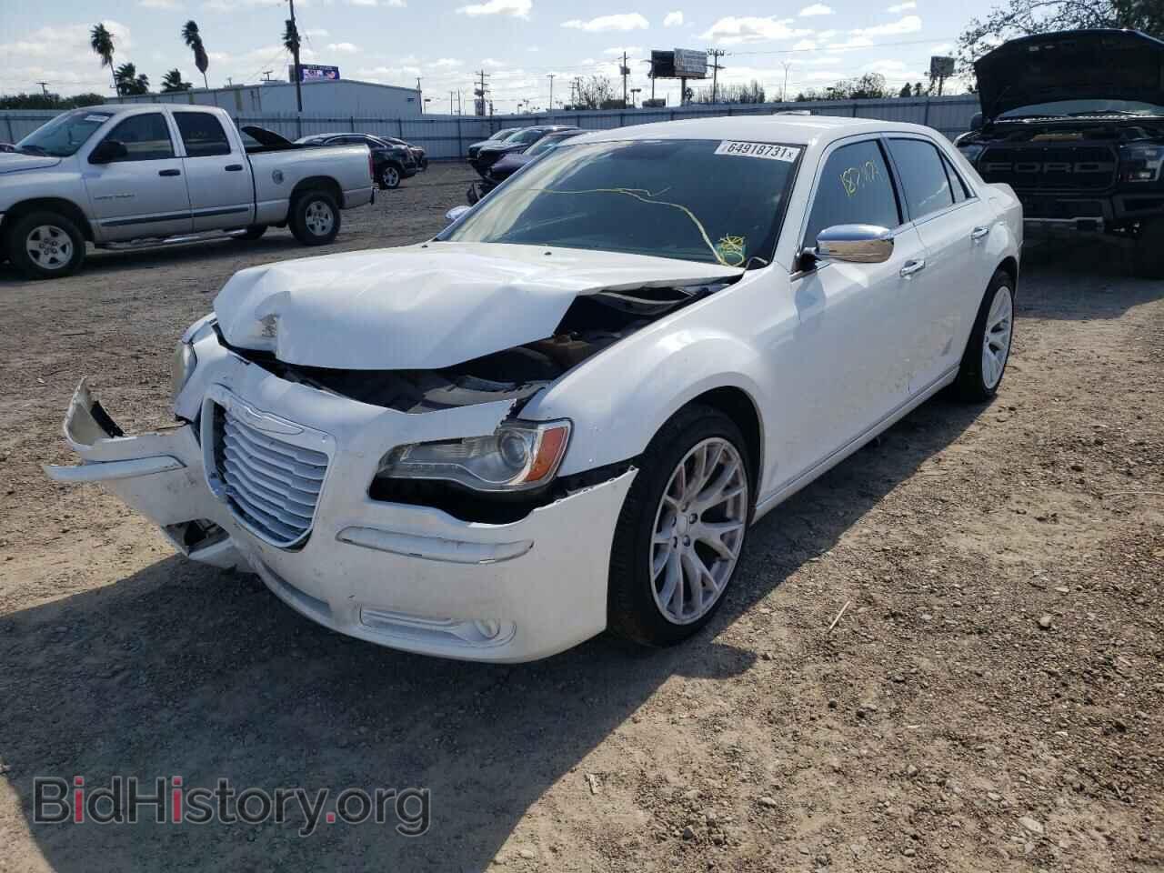 2013 CHRYSLER 300 - VIN: 2C3CCAET0DH523750 - Фото 2