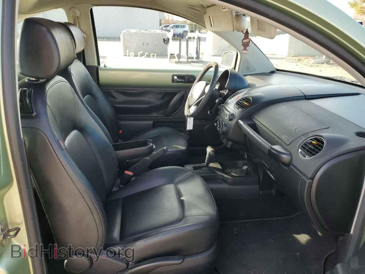 2010 VOLKSWAGEN BEETLE - VIN: 3VWPG3AG1AM011091 - Фото 5