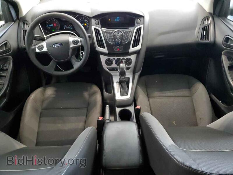 2012 Ford FOCUS (VIN 1FAHP3F20CL367563) — фото 8 из 12