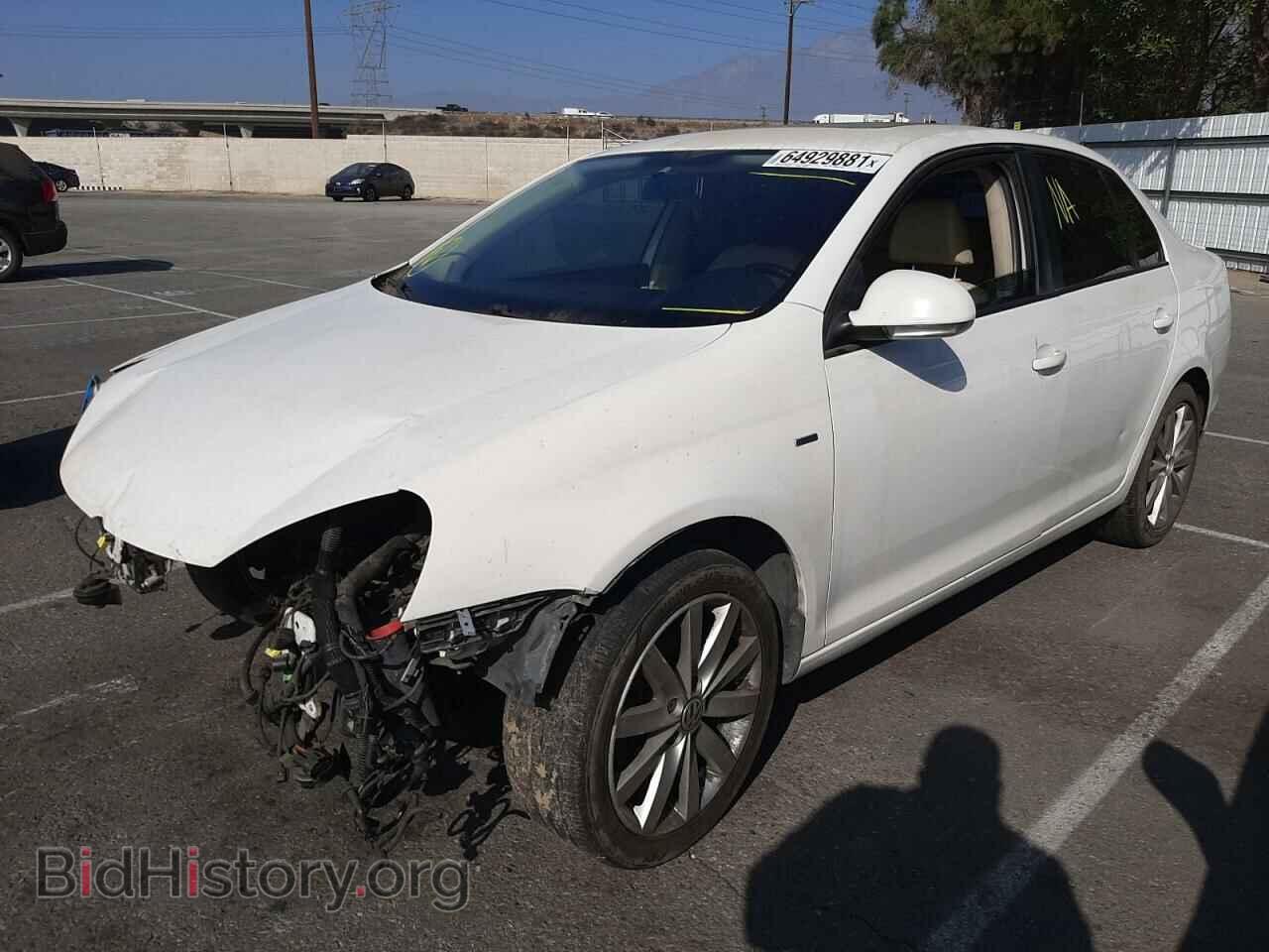 2010 VOLKSWAGEN JETTA - VIN: 3VWRA7AJ7AM093762 - Фото 2