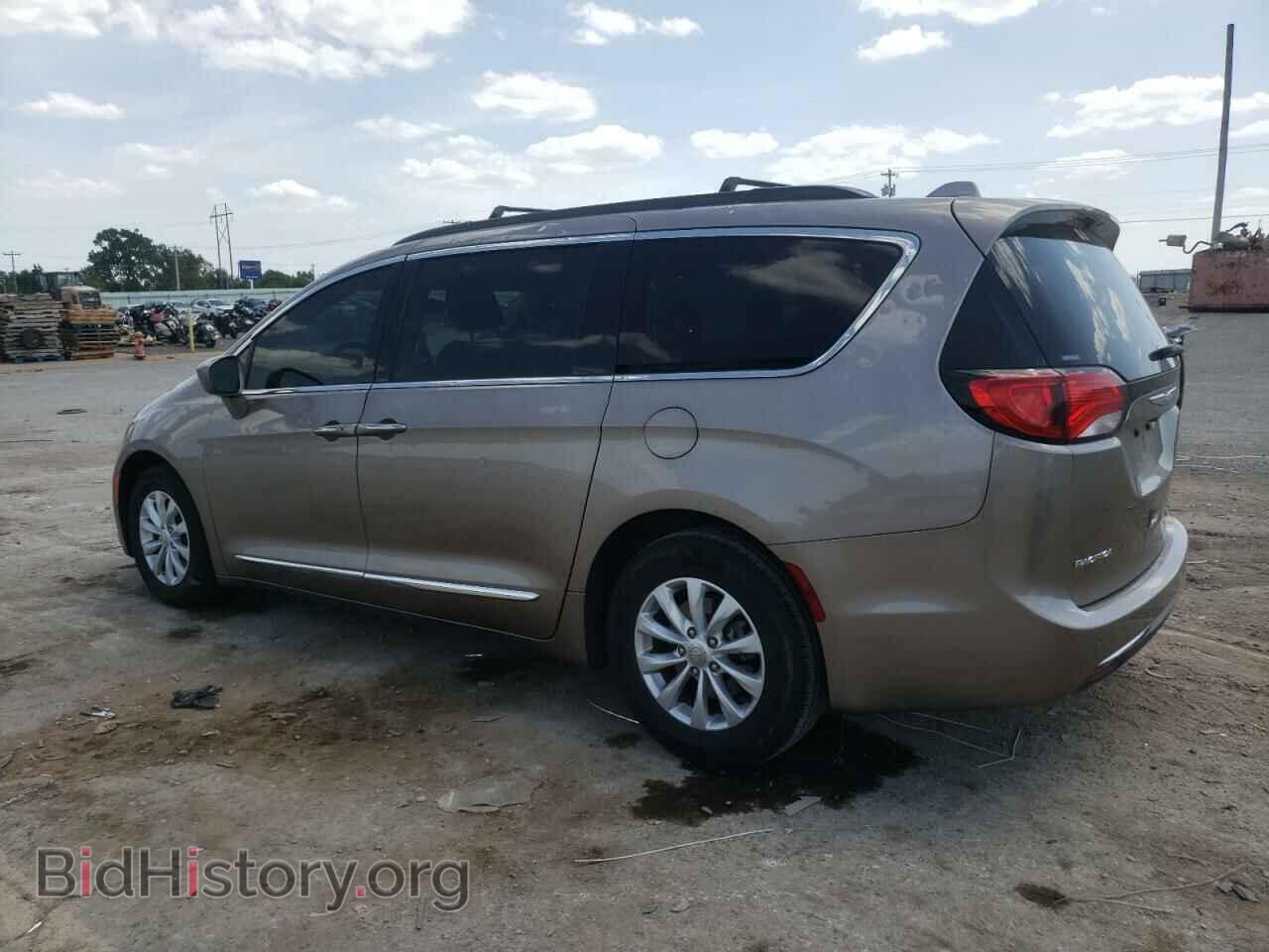 2017 CHRYSLER PACIFICA - VIN: 2C4RC1BG6HR576028 - Photo 2